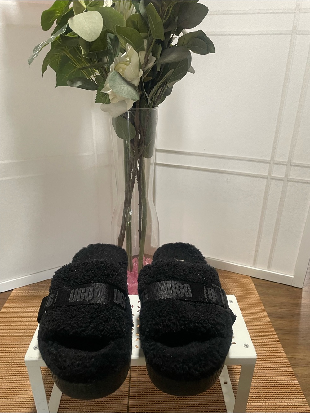 UGG Fluffita Slide Slippers Black Size 7 STYLE: 1113475-BLK - Picture 4 of 15